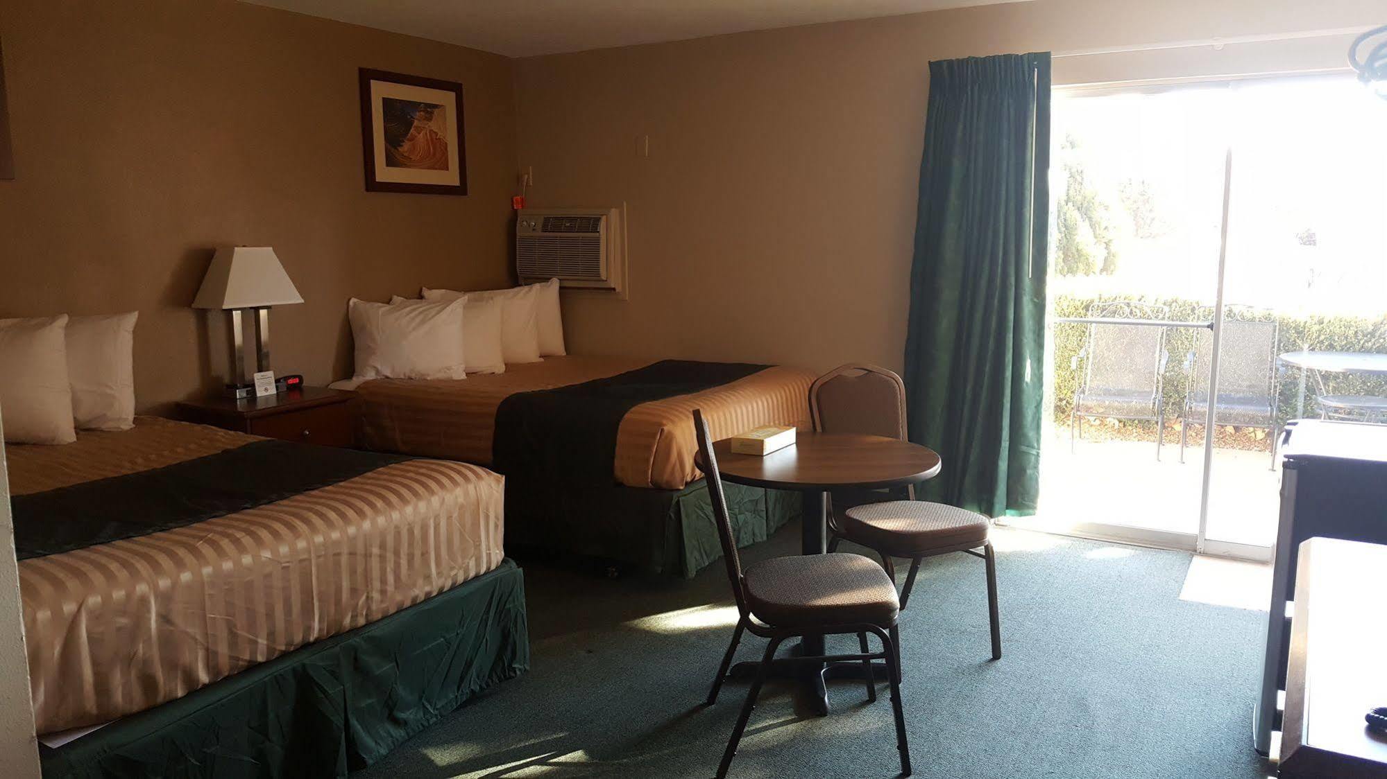 Lake Powell Canyon Inn เพจ ภายนอก รูปภาพ